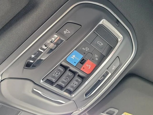 2025 Jeep Grand Cherokee Limited photo 30
