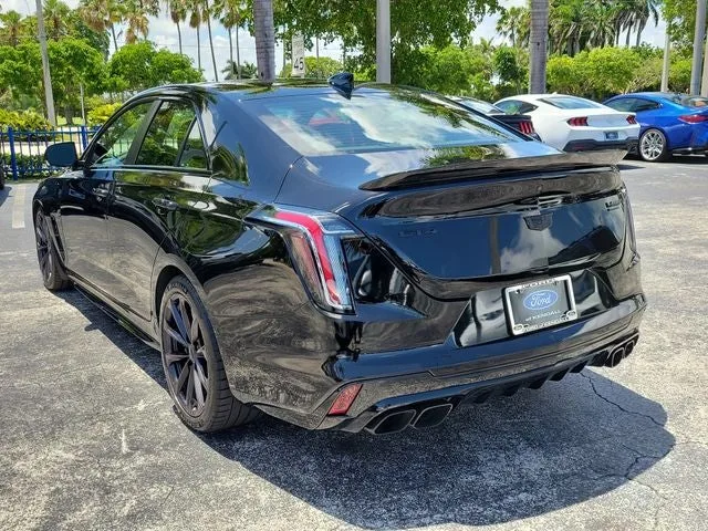 2023 Cadillac CT4 V-Series photo 4