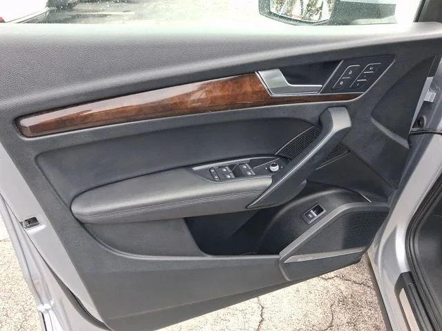 2019 Audi Q5 2.0T Premium Plus quattro photo 14
