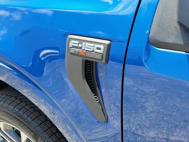 2022 Ford F-150 XL photo 10
