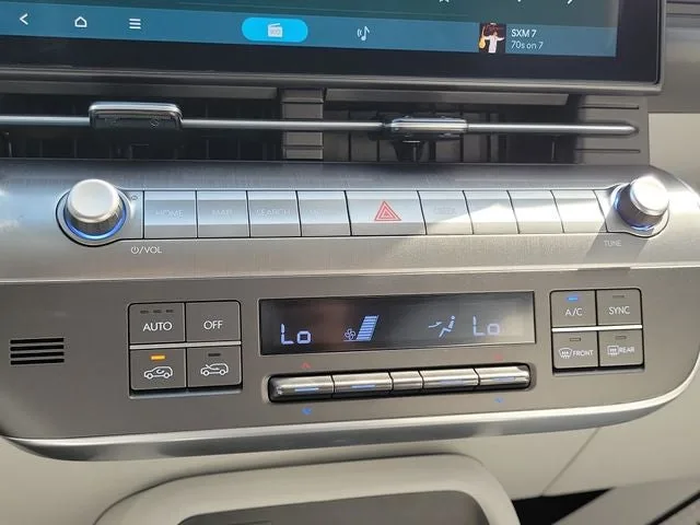 2025 Hyundai Kona SEL photo 24