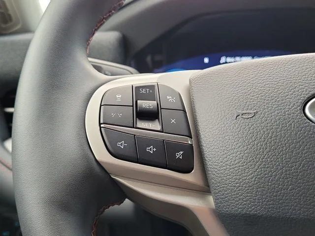 2026 Ford Explorer Active photo 19