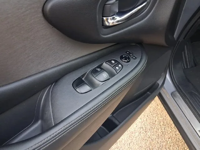 2023 Nissan Murano SV photo 13