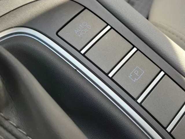 2025 Hyundai Kona SEL photo 27