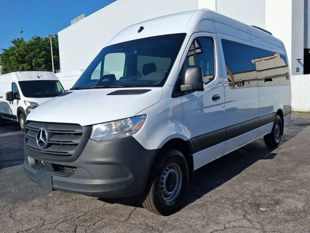 2025 Mercedes-Benz Sprinter 2500 Passenger 170 WB High Roof photo 2