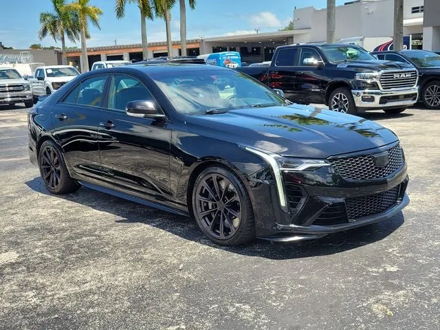 2023 Cadillac CT4 V-Series photo 2