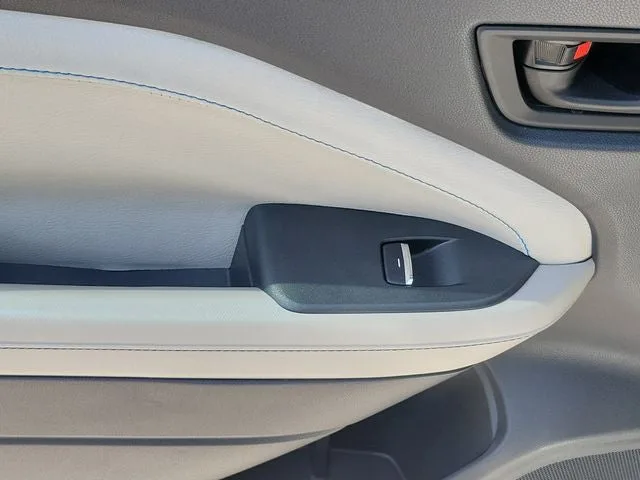 2025 Subaru Forester Premium photo 13