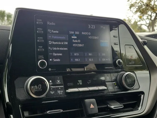 2021 Toyota Highlander L photo 24