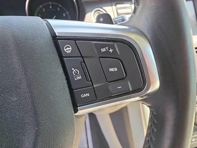 2018 Land Rover Discovery Sport SE photo 22