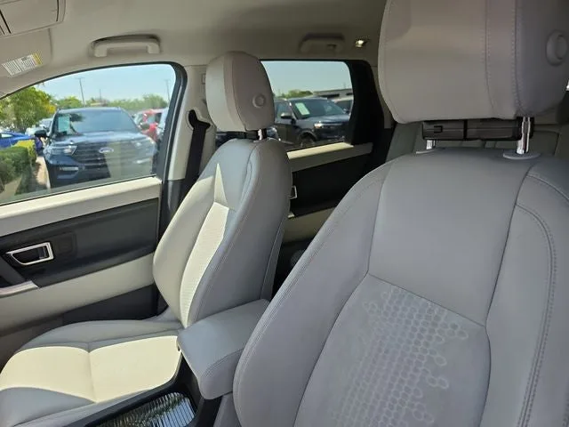 2018 Land Rover Discovery Sport SE photo 19