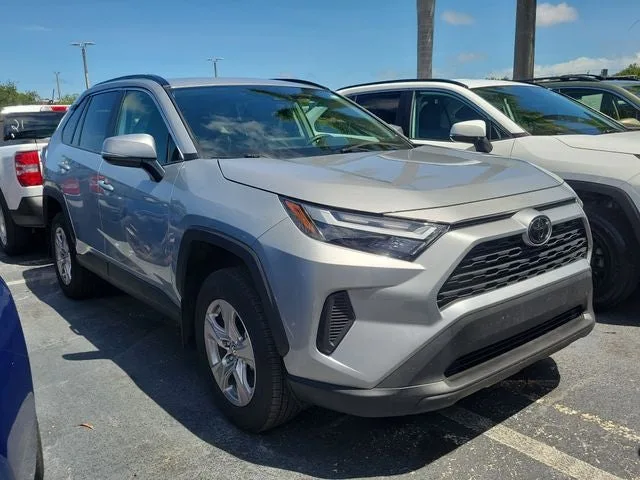 2025 Toyota RAV4 XLE photo 2