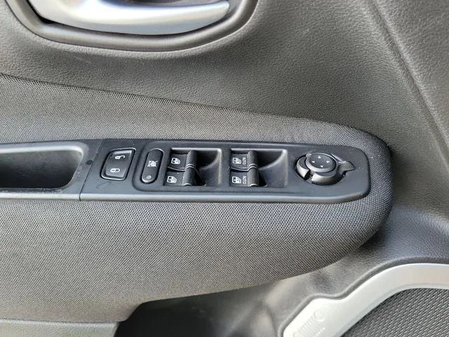 2019 Jeep Renegade Sport photo 30