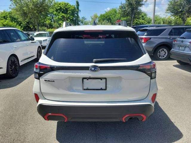 2025 Subaru Forester Premium photo 5