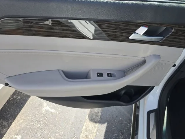 2015 Hyundai Sonata Limited photo 10