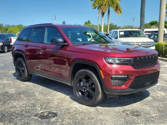 2025 Jeep Grand Cherokee Limited photo 2