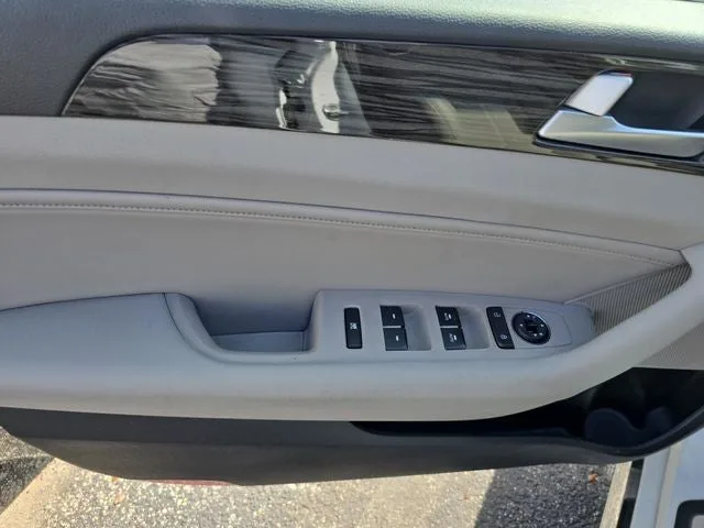 2015 Hyundai Sonata Limited photo 14