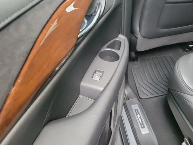 2020 Cadillac Escalade Base photo 8