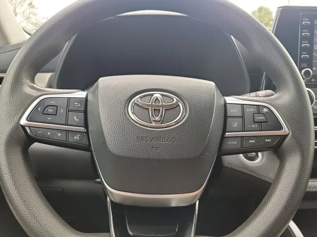 2021 Toyota Highlander L photo 20