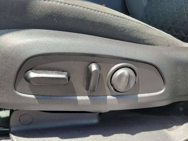 2019 Chevrolet Blazer Base 1LT photo 11