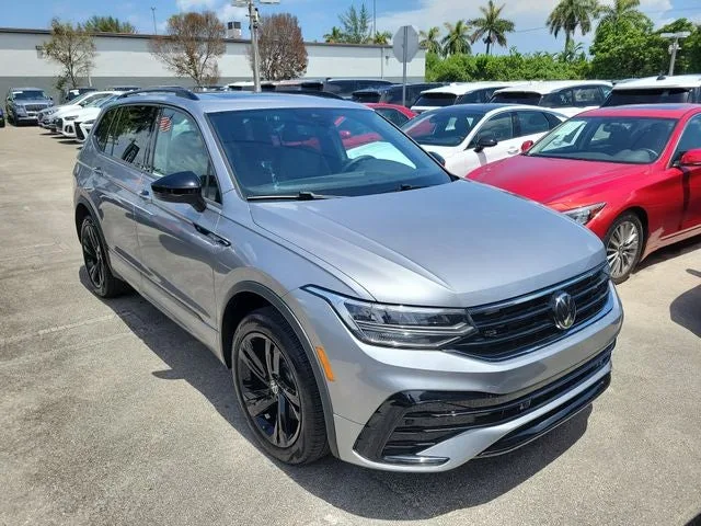2024 Volkswagen Tiguan 2.0T SE R-Line Black photo 18