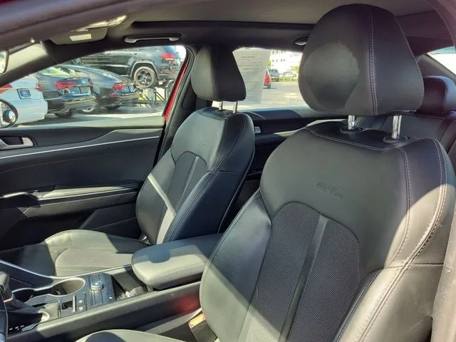 2023 Kia K5 GT-Line photo 9