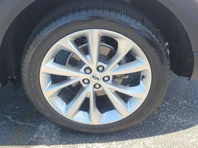 2023 Ford Explorer Platinum photo 8