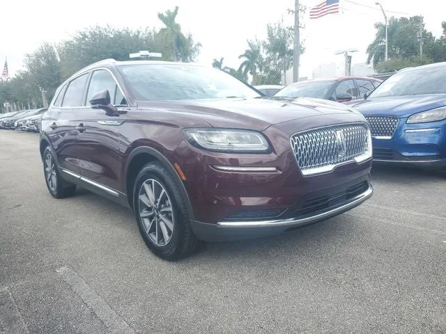 2021 Lincoln Nautilus Standard photo 19