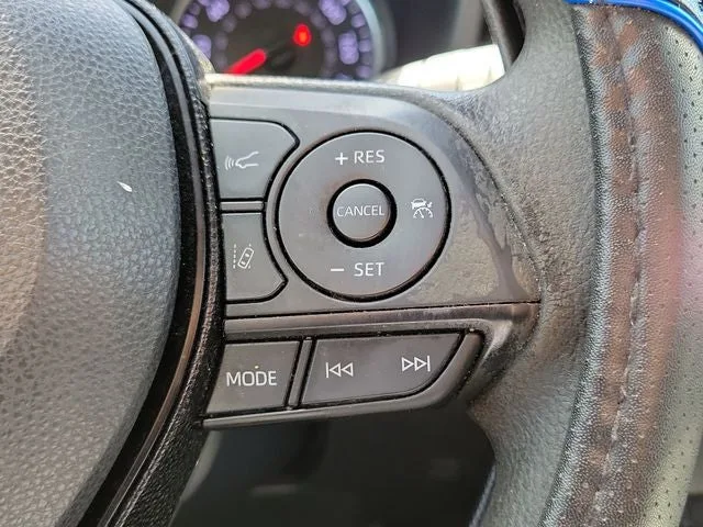 2021 Toyota RAV4 XLE photo 22