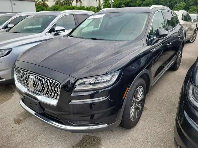 2023 Lincoln Nautilus Standard photo 2