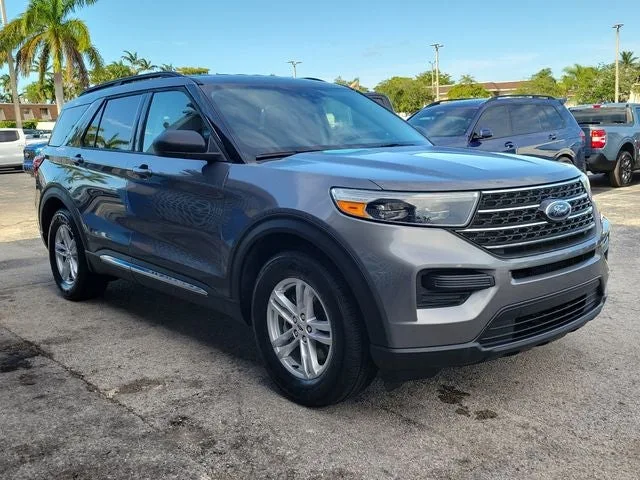 2021 Ford Explorer XLT photo 2