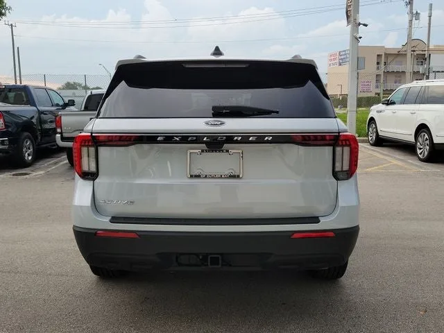 2026 Ford Explorer Active photo 5
