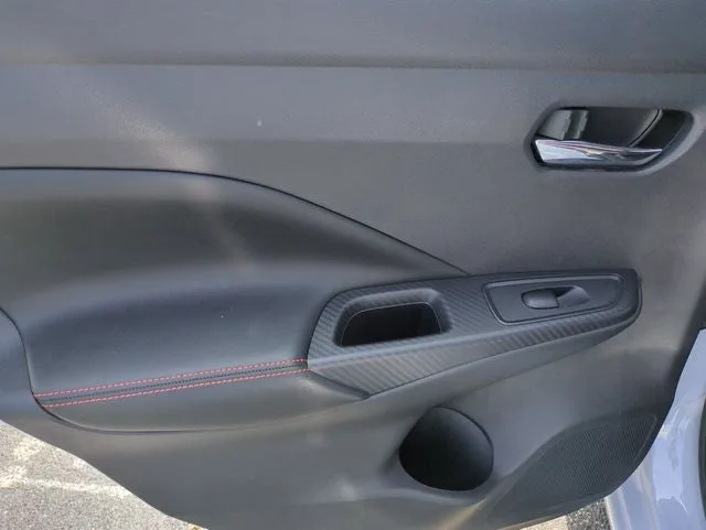 2023 Nissan Versa 1.6 SR photo 15