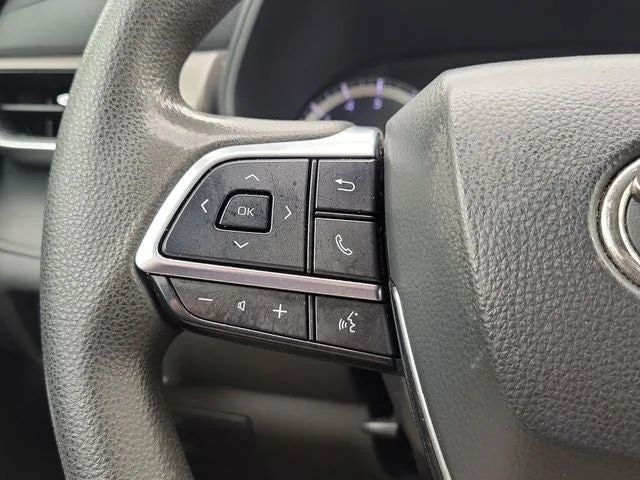 2021 Toyota Highlander L photo 21