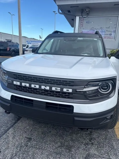 2024 Ford Bronco Sport Badlands photo 2