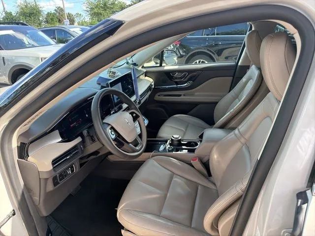 2024 Lincoln Corsair Premiere photo 4