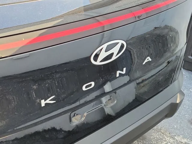 2025 Hyundai Kona SEL photo 5