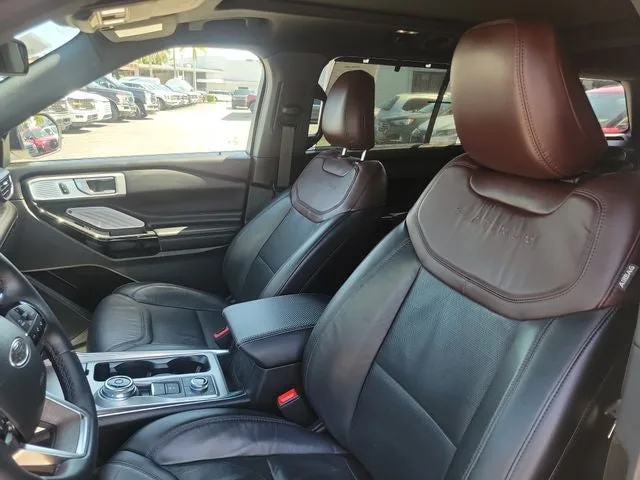 2023 Ford Explorer Platinum photo 10