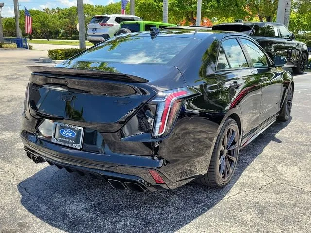 2023 Cadillac CT4 V-Series photo 3