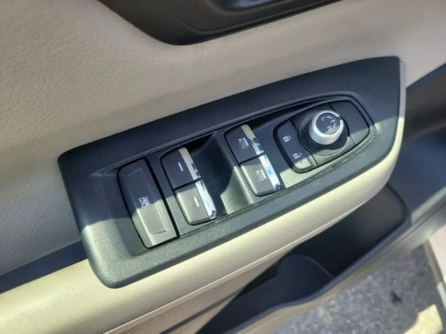2025 Subaru Forester Premium photo 19