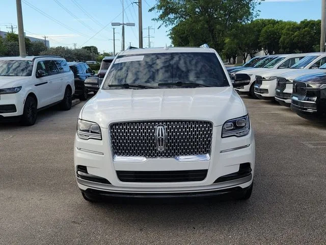 2024 Lincoln Navigator L Reserve photo 2