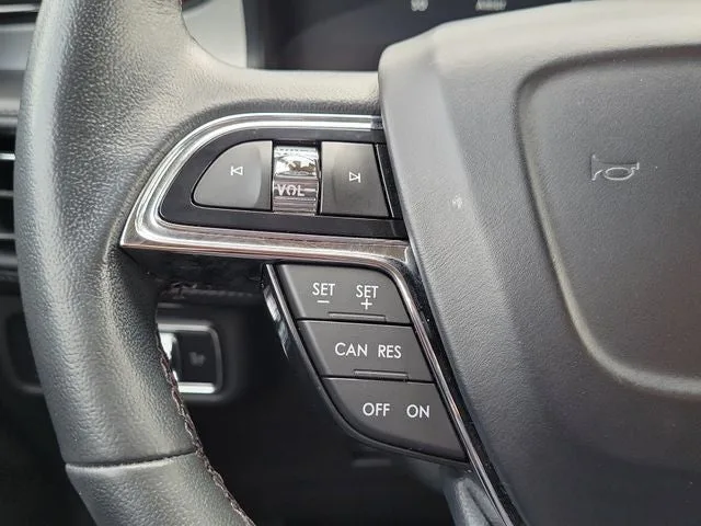 2023 Lincoln Nautilus Standard photo 20