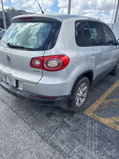 2010 Volkswagen Tiguan S photo 5