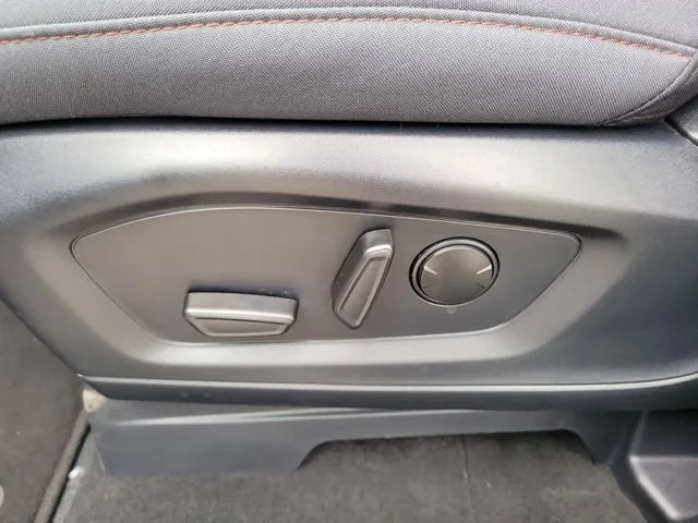 2026 Ford Explorer Active photo 13