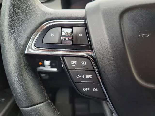 2023 Lincoln Nautilus Standard photo 22