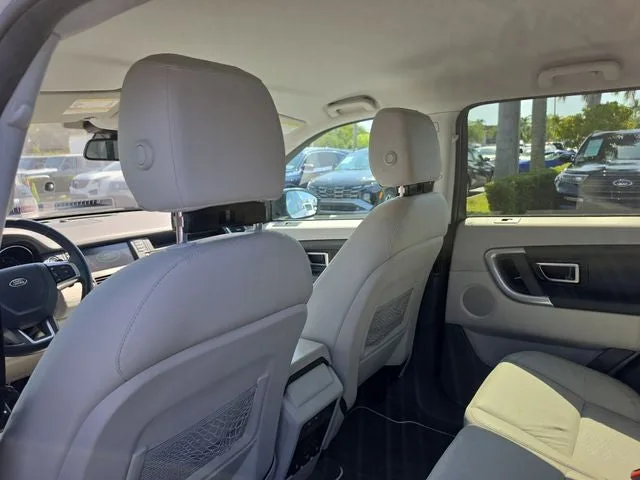 2018 Land Rover Discovery Sport SE photo 13