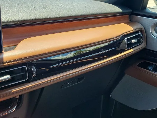 2020 Lincoln Aviator Reserve photo 31