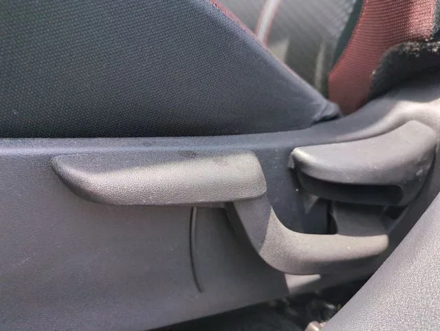 2023 Nissan Versa 1.6 SR photo 21