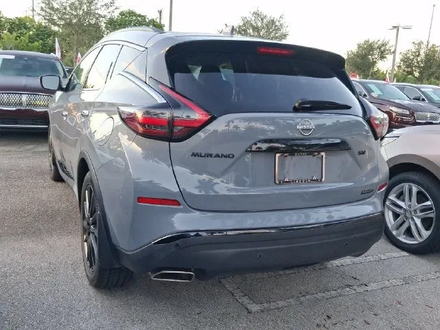 2023 Nissan Murano SV photo 3