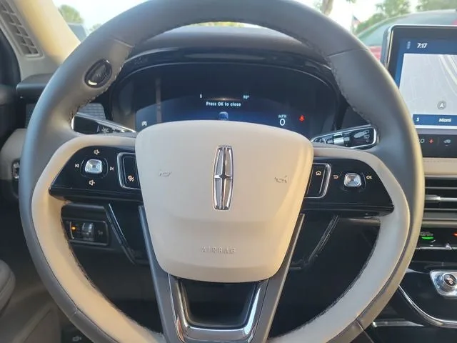 2024 Lincoln Corsair Premiere photo 18