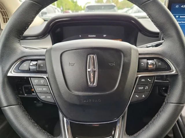 2023 Lincoln Nautilus Standard photo 21